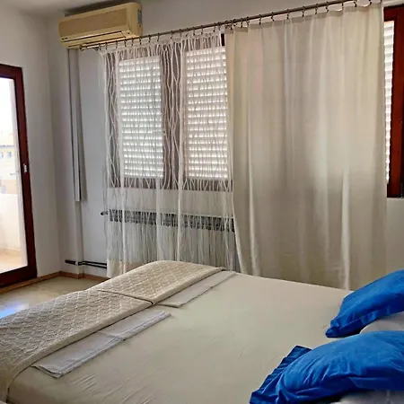 Makarska, One Minute To The * Makarska