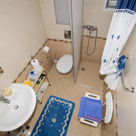 Daire Makarska, One Minute To The Makarska